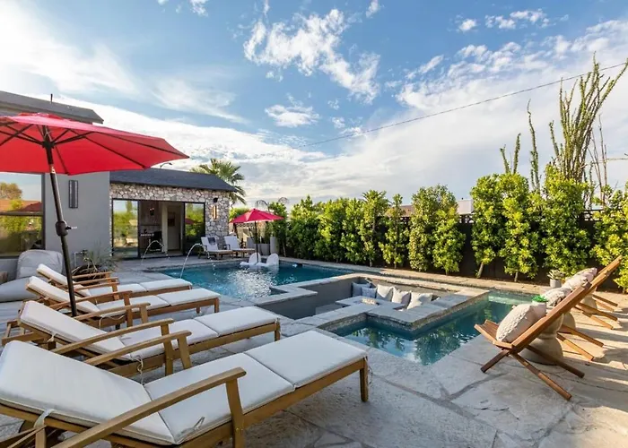 Stonewood Villa-ultralux 6br-5 Showers-htd Pool Holiday home