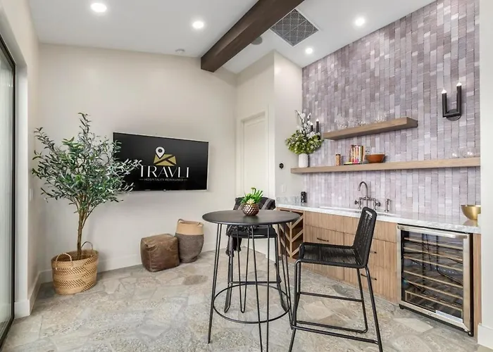 Holiday home Stonewood Villa-ultralux 6br-5 Showers-htd Pool